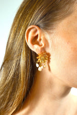Load image into Gallery viewer, Golden Daisy Pearl Drops - Aquadan.co