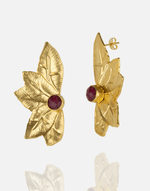 Load image into Gallery viewer, Golden Laurel Pearl Earrings - Aquadan.co